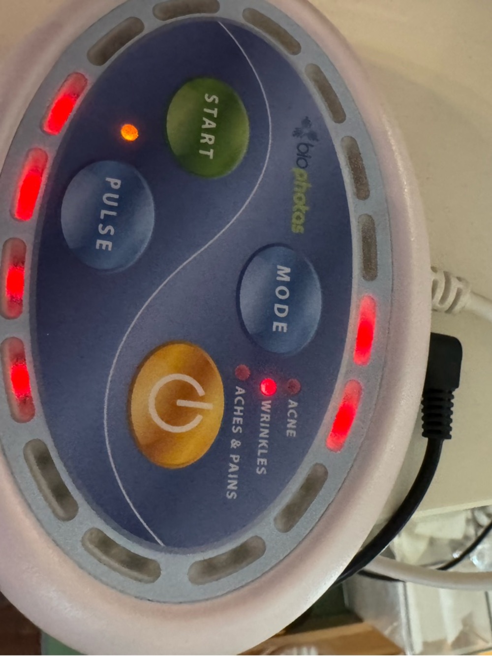 Celluma LITE LED Light Therapy Device - Picture 4 of 8